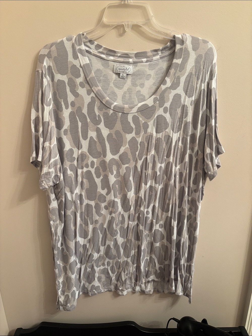 Mud Pie Gray & White Leopard Short Sleeve Tee